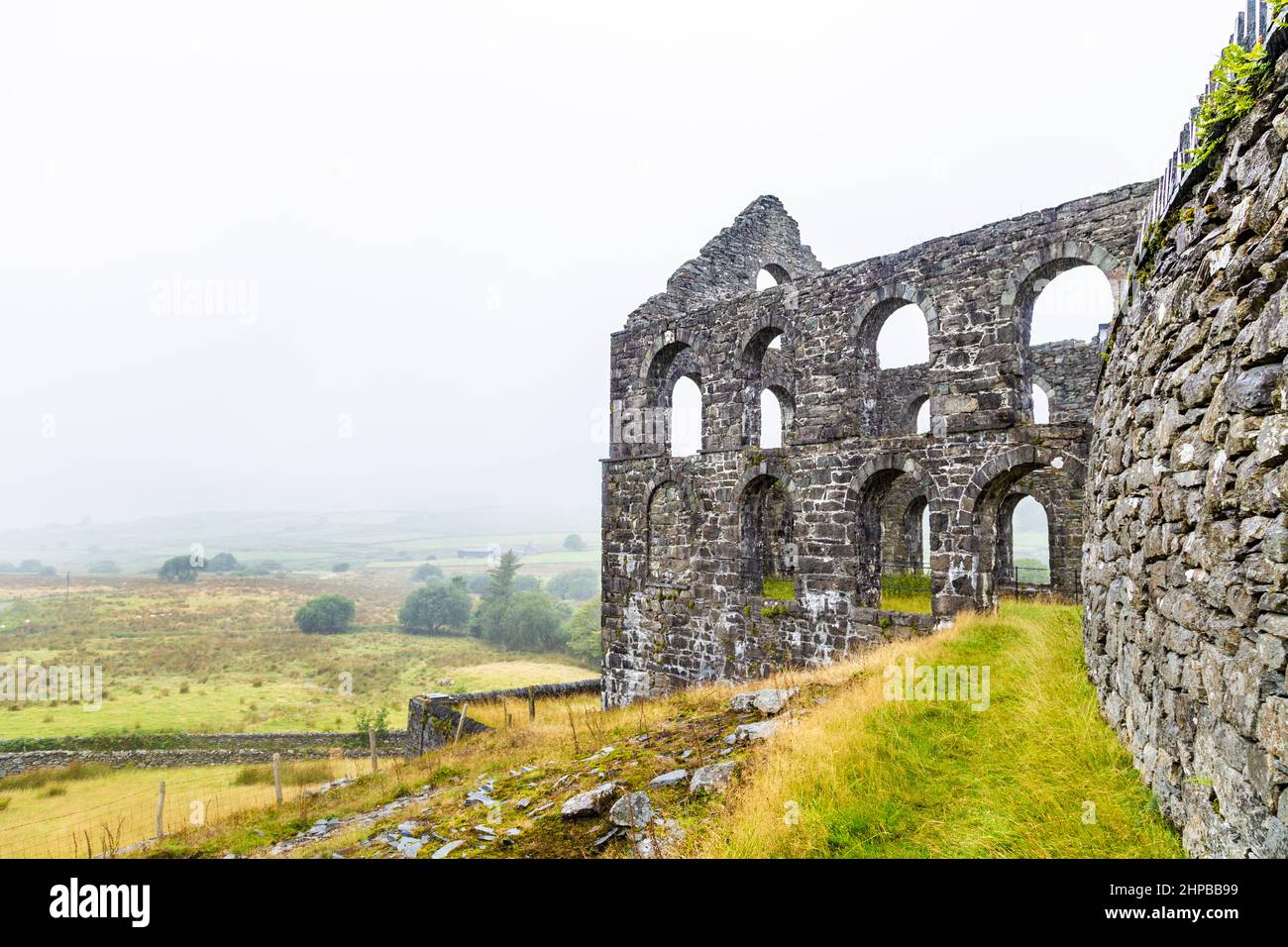 Ynysypandy Slate Mill Ruin, Cwmystradllyn, Snowdonia, Galles, Regno Unito Foto Stock