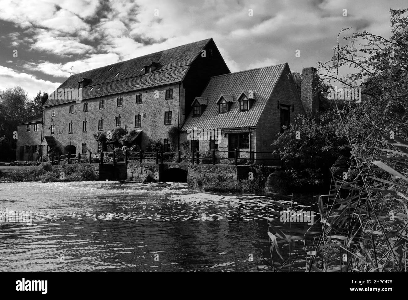 The Watermill at Water Newton Village; River Nene; Cambridgeshire; Inghilterra; UK Foto Stock