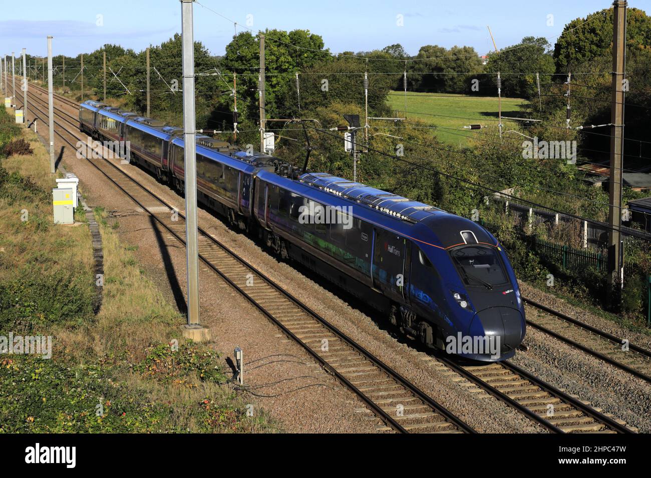 Treni Hull treno classe Paragon 802; East Coast Main Line Railway; Peterborough, Cambridgeshire, Inghilterra Foto Stock