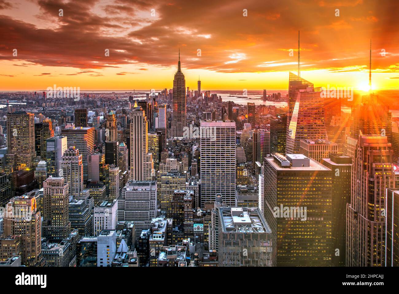 Skyline di Midtown Manhattan al tramonto, New York, USA Foto Stock