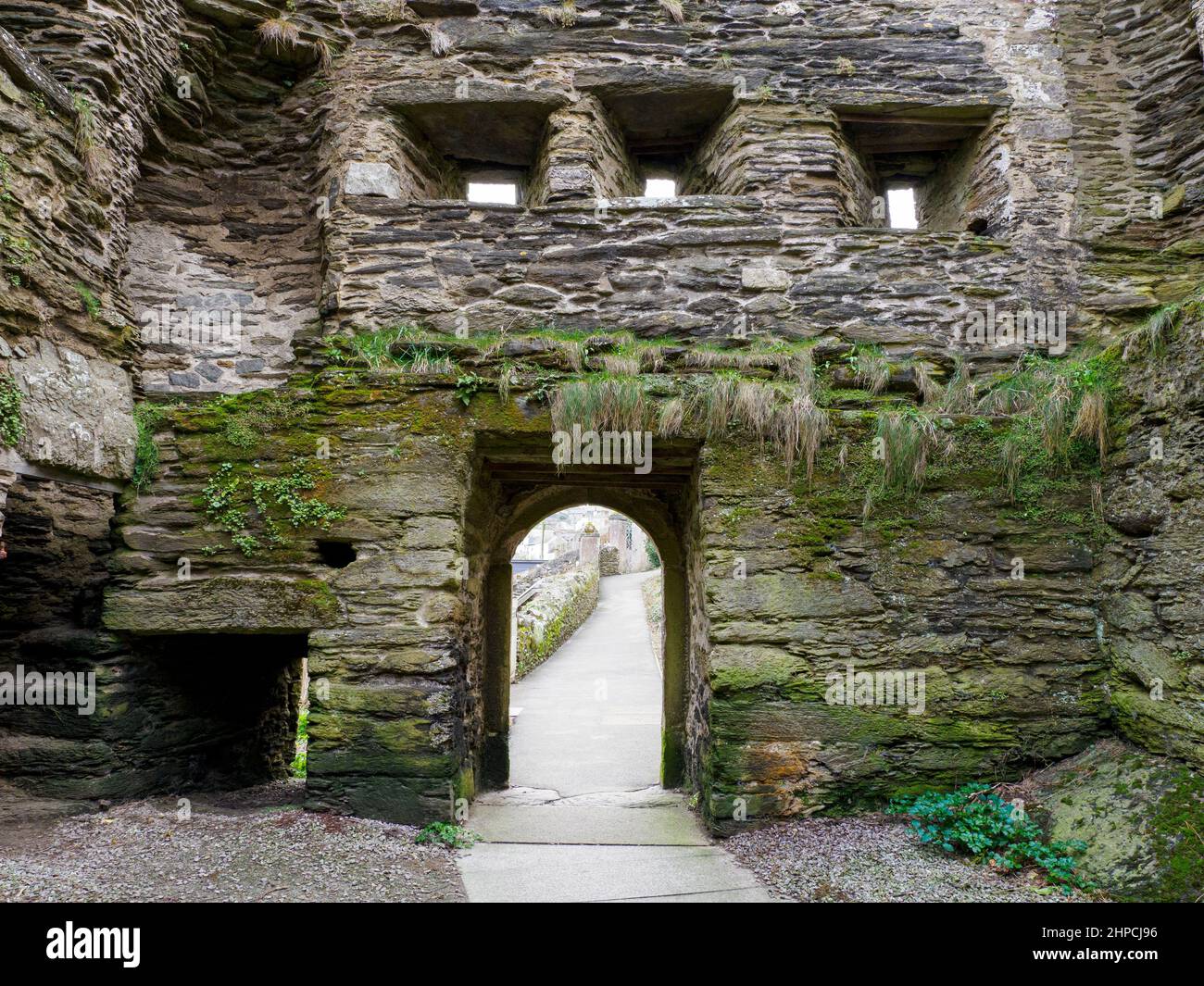 All'interno del blocco Polruan (Castello), costruito per proteggere il porto Polruan e Fowey blocchi operati come una coppia e controllato una barriera a catena che bar Foto Stock
