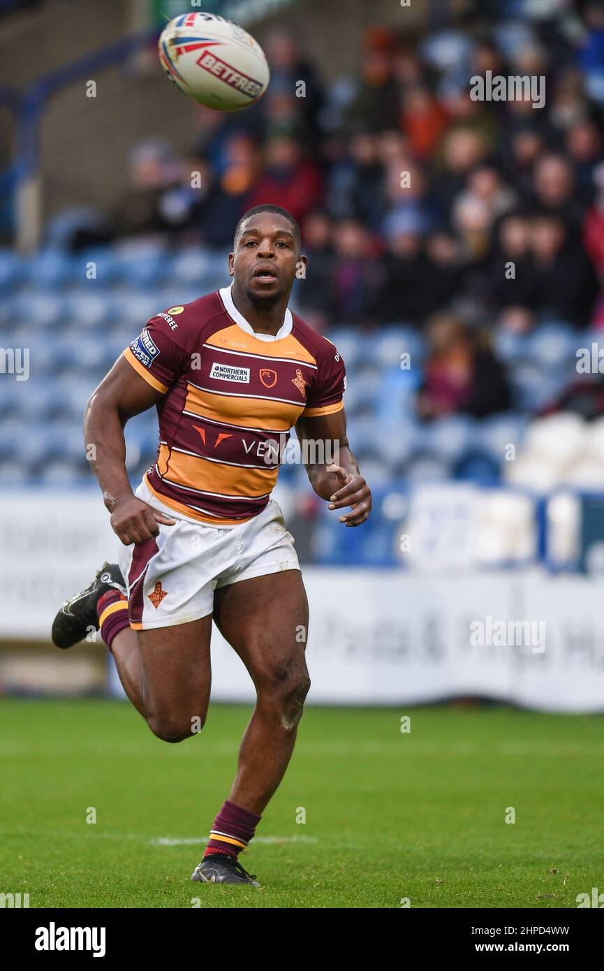 Huddersfield, Inghilterra - 19 Febbraio 2022 - Jermaine McGillvario (2) di Huddersfield Giants insegue la palla durante la Rugby League Betfred Super League Round 2 Huddersfield Giants vs Hull Kingston Rovers al John Smith's Stadium, Huddersfield, UK Dean Williams Foto Stock