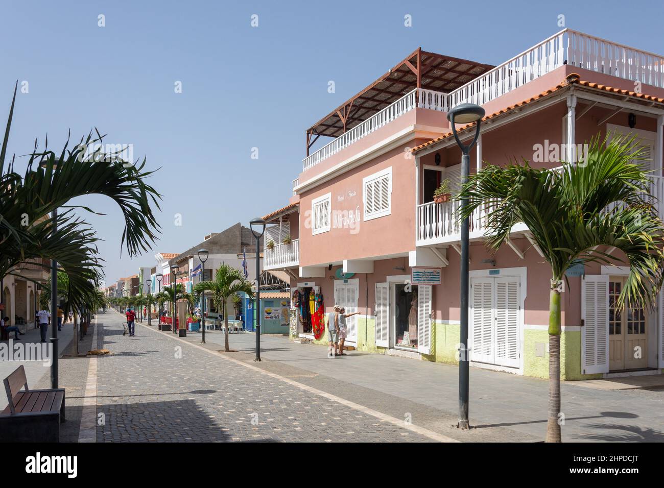 Strada pedonale, Rua 1 De Junho, Santa Maria, SAL, República de Cabo (Capo Verde) Foto Stock