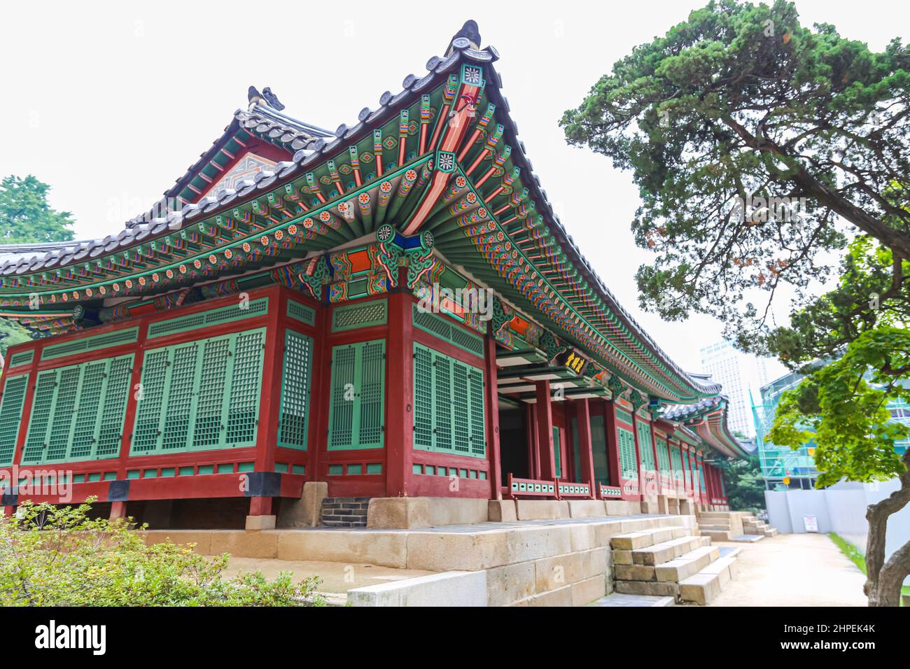 Seoul, Corea del Sud - 25 luglio 2020: All'interno del Palazzo Gyeongbokgung. Il più importante palazzo reale della dinastia Joseon, patrimonio culturale della Corea del Sud. Foto Stock