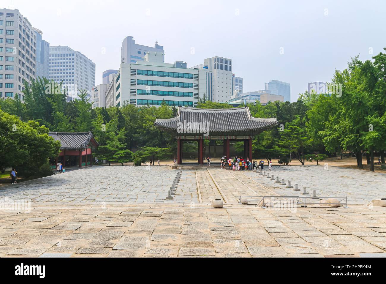 Seoul, Corea del Sud - 25 luglio 2020: All'interno del Palazzo Gyeongbokgung. Il più importante palazzo reale della dinastia Joseon, patrimonio culturale della Corea del Sud. Foto Stock