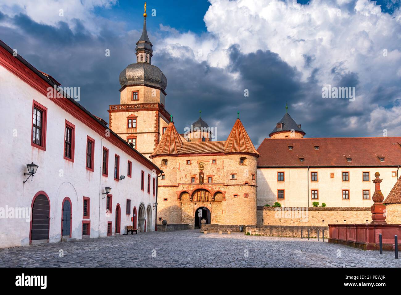 Wurzburg, Germania. Bella città medievale di Marienberg sulla famosa "strada Romantica" attrazione turistica in Baviera. Foto Stock