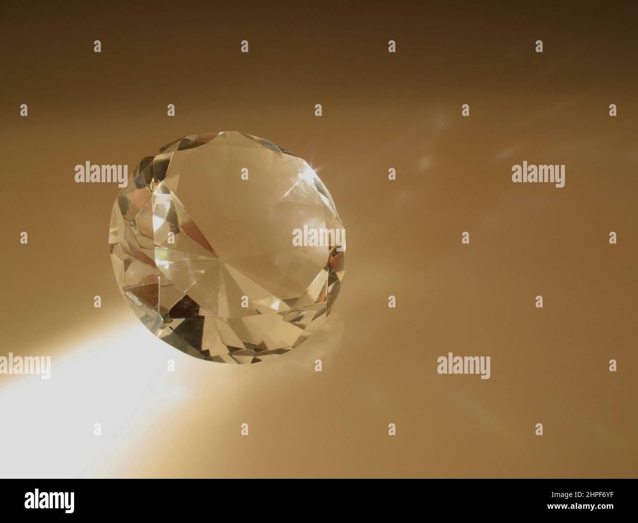 Diamante come simbolo di ricchezza e lusso Foto Stock