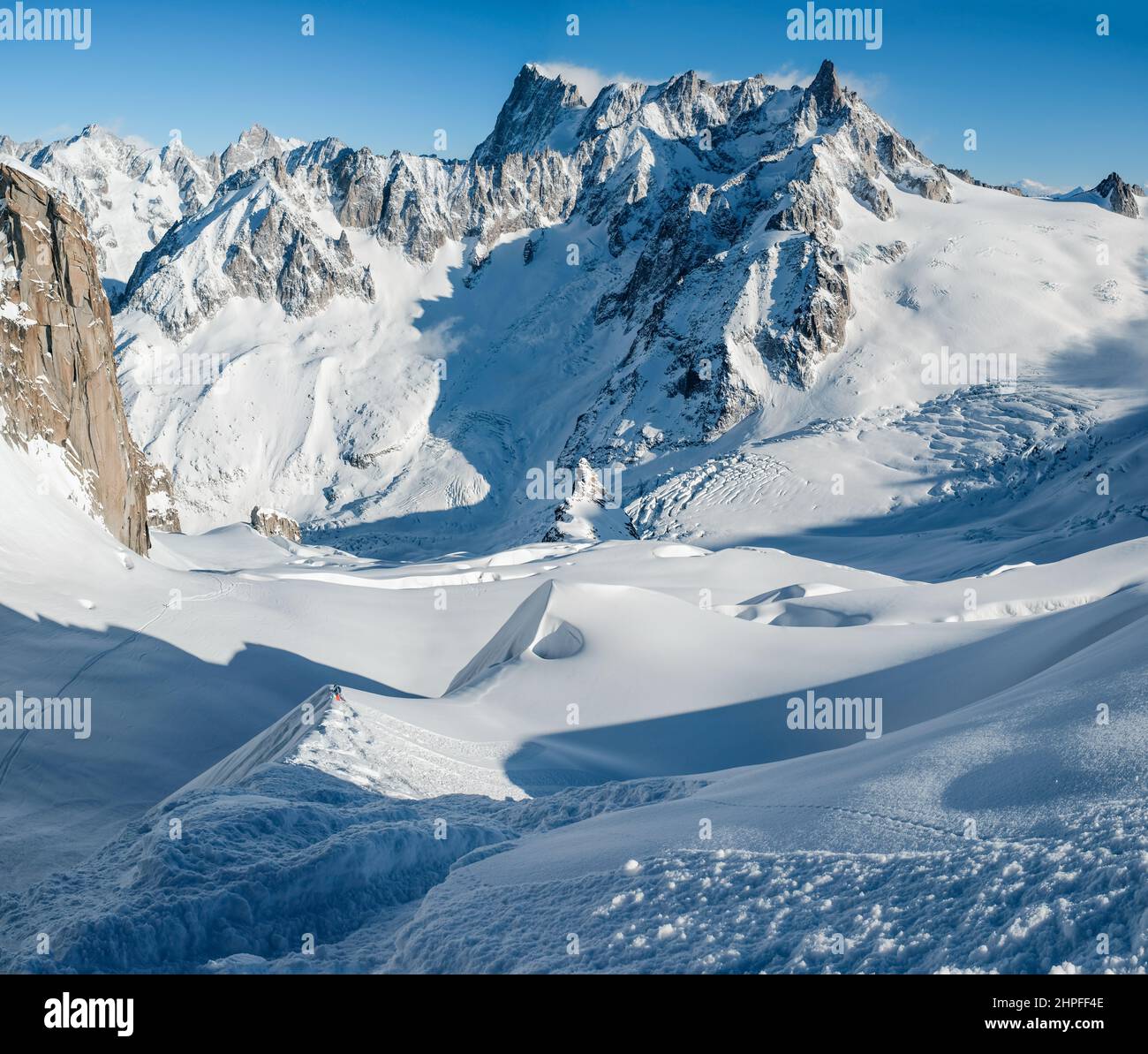 Sci sul ghiacciaio a Grand Envers, Vallee Blanche, Chamonix, Francia Foto Stock