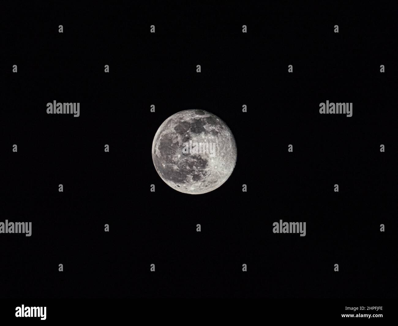 Luna nel cielo di febbraio Foto Stock