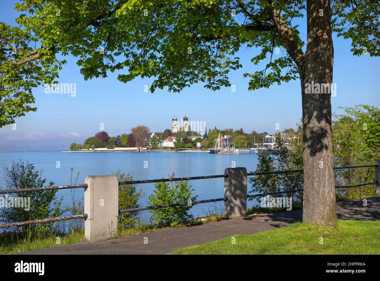 Friedrichshafen, Germania. Vista dell'Abbazia di Hofen dal lato del lago Bodensee Foto Stock