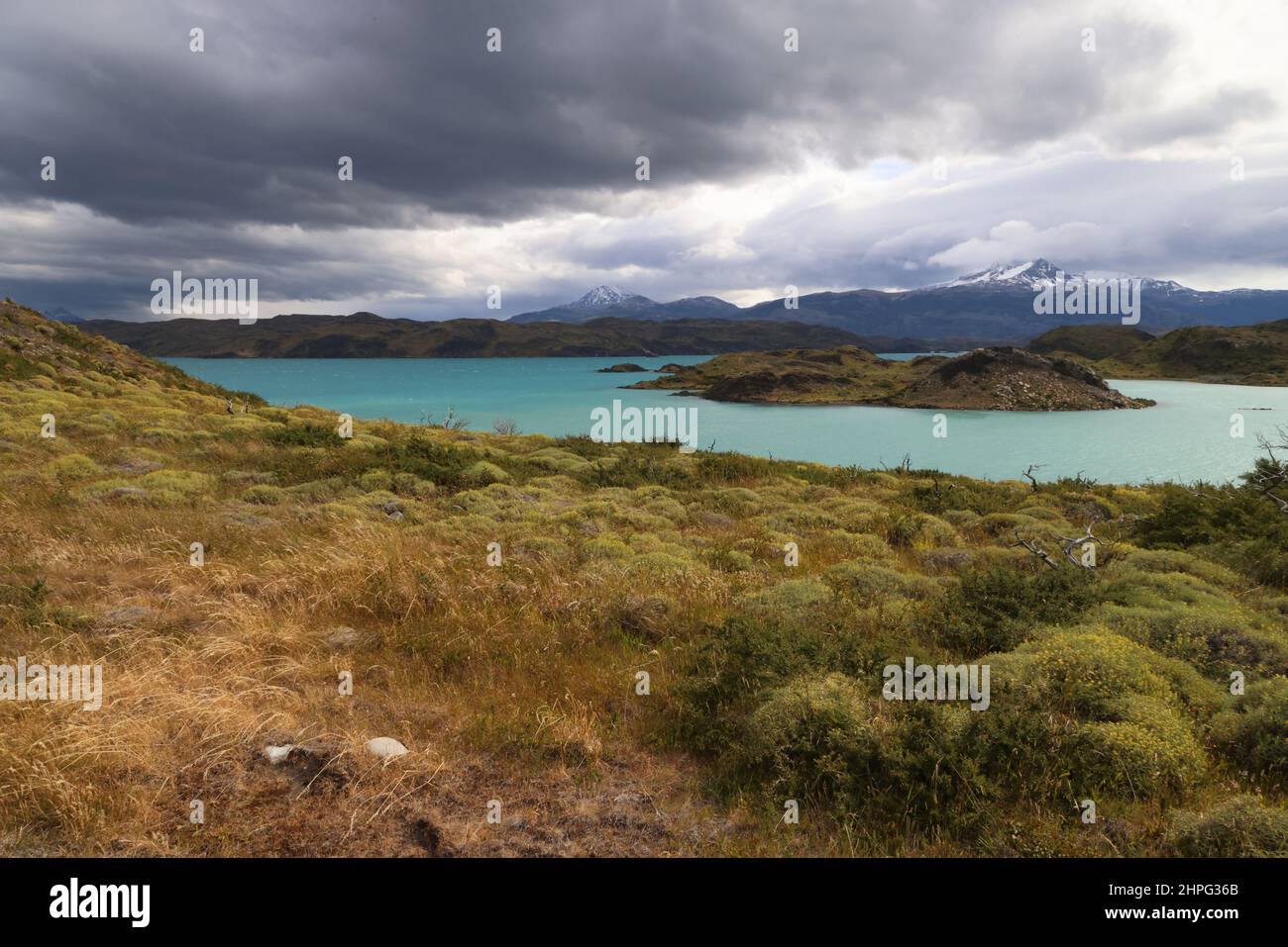 Vista sul lago Sarmiento de Gamboa, Cile Foto Stock