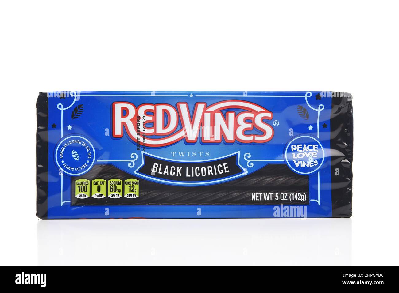 IRVINE, CALIFORNIA - 21 FEB 2022: Un pacakge di Red Vines liquirizia nera. Foto Stock