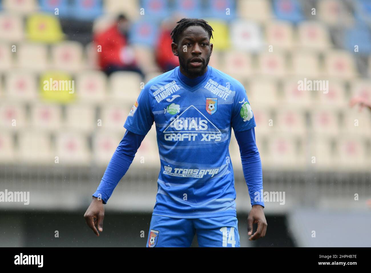 Richard Steven Sila è un calciatore professionista francese che gioca in Romania per Chandia Târgoviște Foto Stock