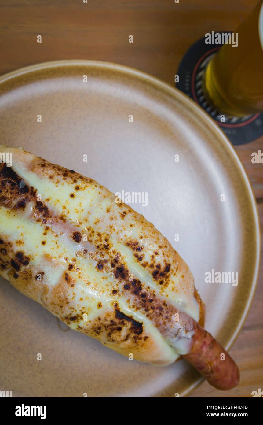 Delizioso primo piano del tradizionale hot dog uruguaiano (pancho) Foto Stock