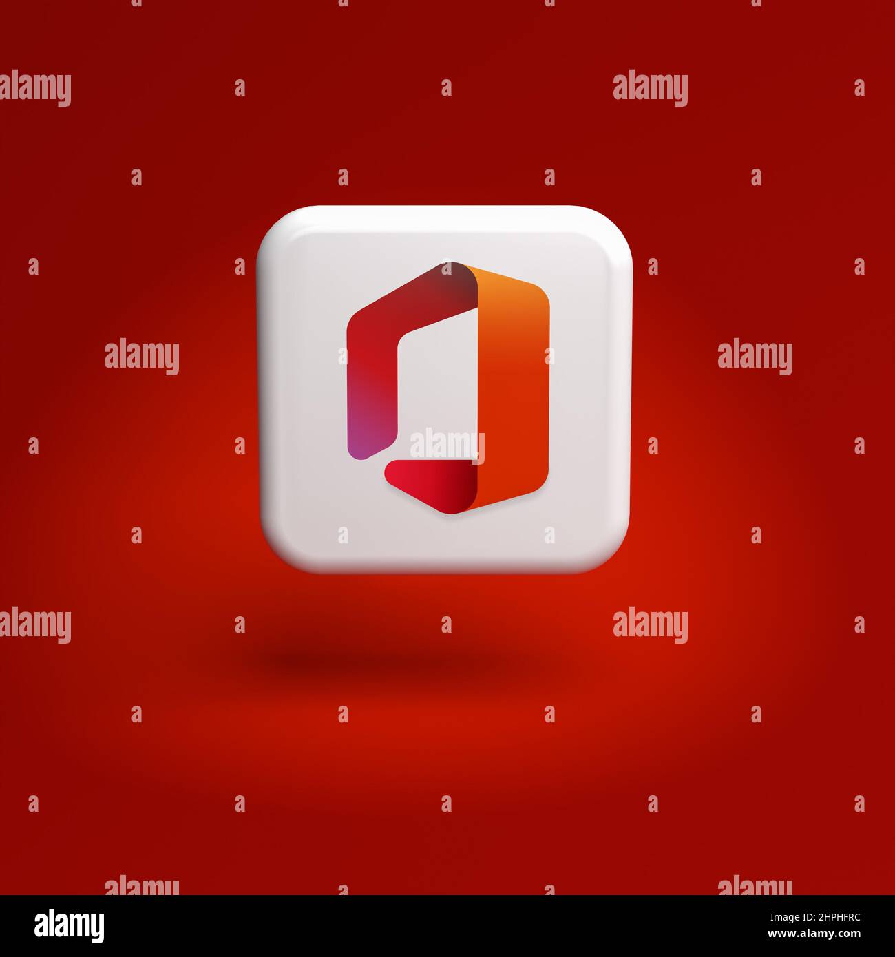 Logo del pacchetto software Microsoft Office su un riquadro che si trova su  uno sfondo rosso trasparente. Spazio di copia Foto stock - Alamy