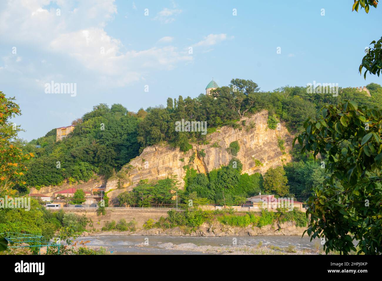 vista della roccia nella città kutaisi Foto Stock