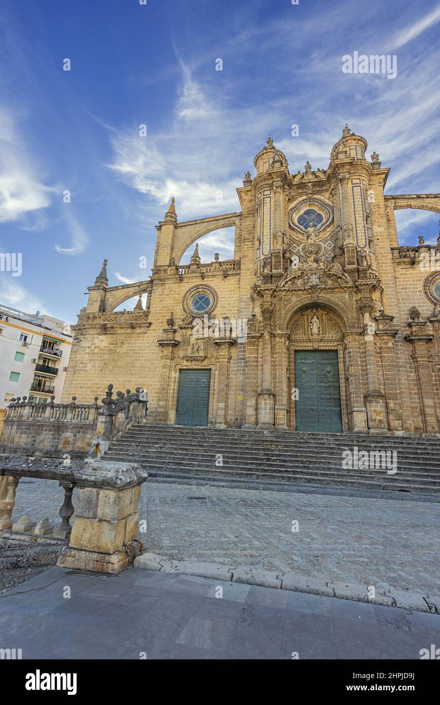 Si affaccia sulla Cattedrale di San Salvador a Jerez de la Frontera Foto Stock