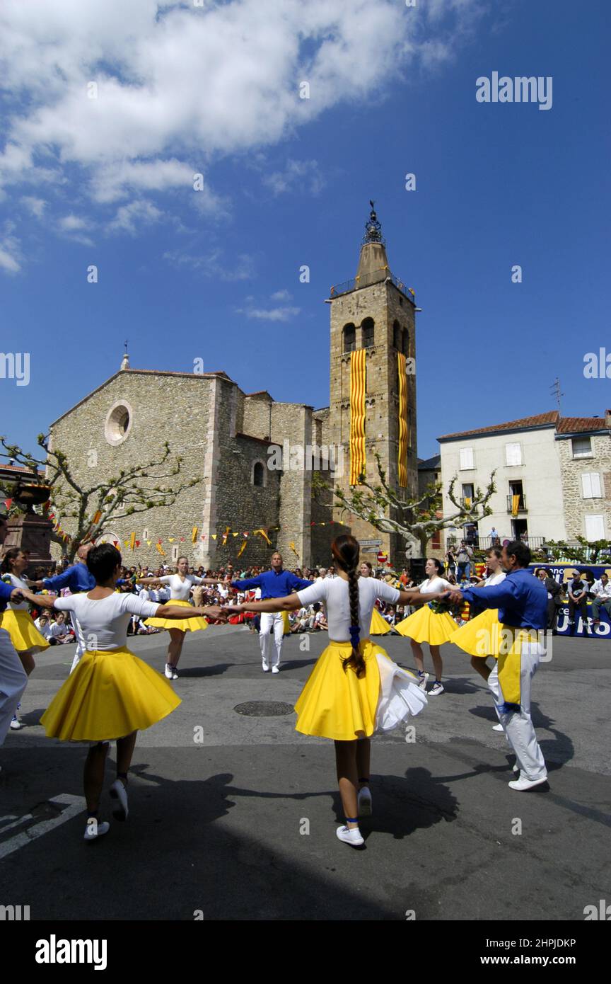 francia pirinei orientales catalogna sardanes balli folclorici Foto Stock