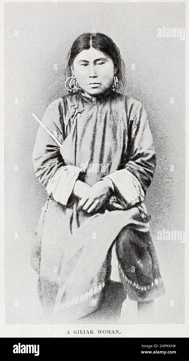 Una donna giliak il Nivkh, o Gilyak (anche Nivkh, o Gilyaks) Sono un gruppo etnico indigeno che abita nella metà settentrionale dell'isola di Sakhalin e nel basso fiume Amur e costa sull'adiacente continente russo e storicamente possibilmente parti di Manciuria. Dal libro " le razze viventi dell'umanità " un racconto illustrato popolare dei costumi, delle abitudini, delle inseguimenti, Feste e cerimonie delle razze dell'umanità in tutto il mondo di Sir Harry Hamilton Johnston, e Henry Neville Hutchinson Volume 2 pubblicato a Londra da Hutchinson & Co. Nel 1902 Foto Stock
