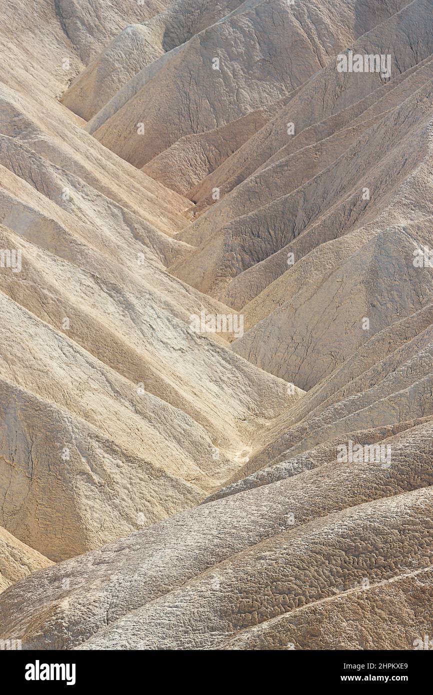 Modello naturale delle rocce a Zabriskie Point nel Parco Nazionale della Valle della morte Foto Stock