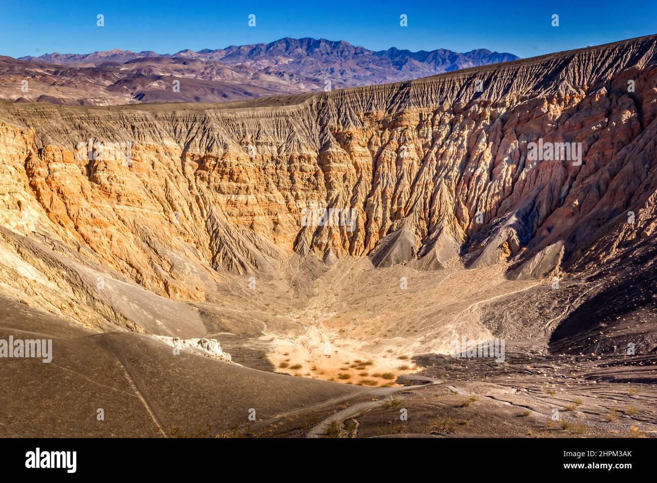 Il cratere Ubehebe nel Death Valley National Park, USA Foto Stock