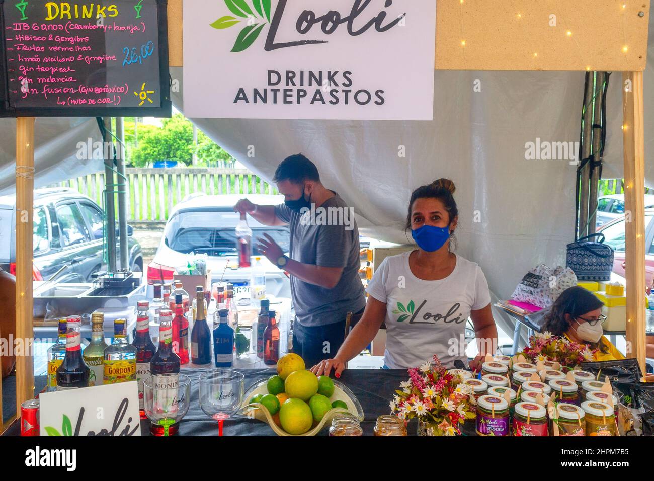 Chiosco di Looly specializzato in bevande e cibi Antipasto visto nella tradizionale fiera del Cinema Reserva Cultural Nitreói. L'evento mostra cul Foto Stock