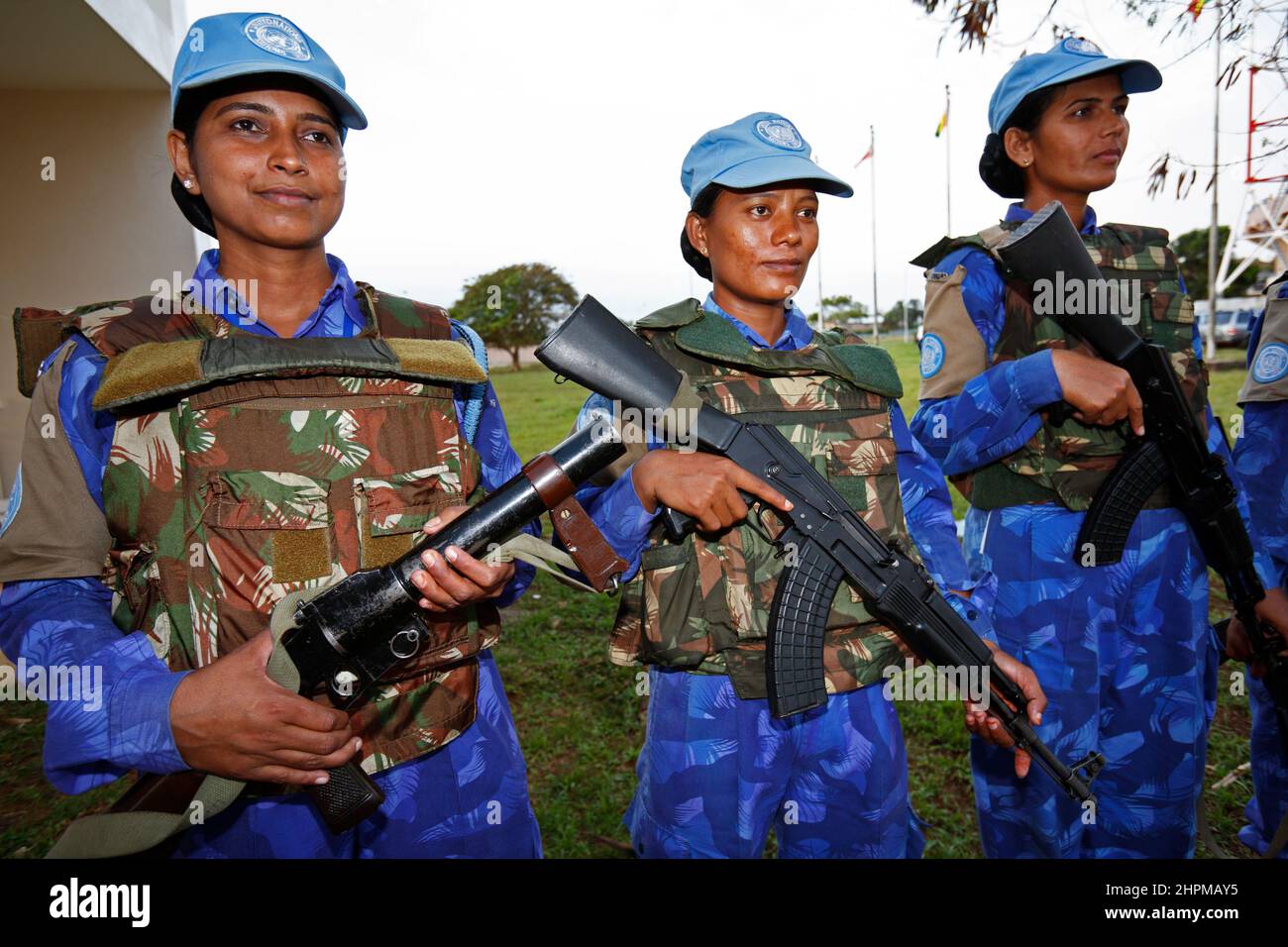 ONU Women Power a Monrovia, Liberia. Lo spiegamento delle unità di polizia paramilitari indiane è stato considerato la prima missione di mantenimento della pace da parte di un'unità di tutte le donne nella storia delle Nazioni Unite. L'unità femminile indiana ha sostenuto la missione di pace dell'UNMIL in Liberia. L'unità speciale blu della polizia indiana è armata e serve a sostenere la polizia liberiana appena creata e ancora disarmata. Foto Stock