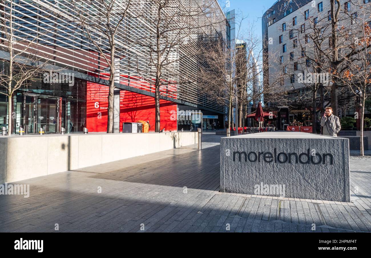 More London Place, SE1. L'architettura contemporanea del simbolo gentrified moderno di Londra, sede del Municipio. Foto Stock
