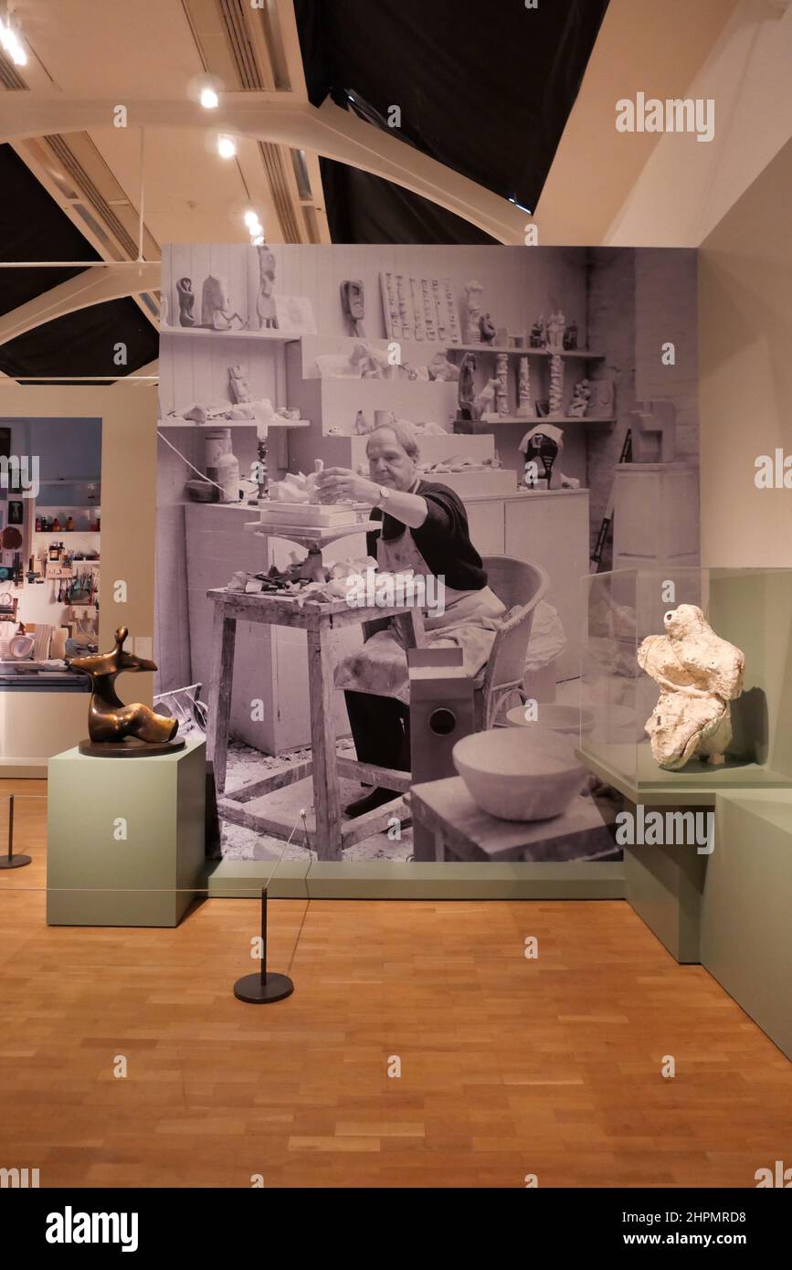 La mostra comprende dipinti , sculture , installazioni e film che raffigurano lo studio come opera d'arte , e presenta la documentazione degli studi d'artista di mondo - fotografi e registi rinomati. Una serie di angoli di studio evocano anche gli ambienti reali dove è stata prodotta grande arte . Foto Stock