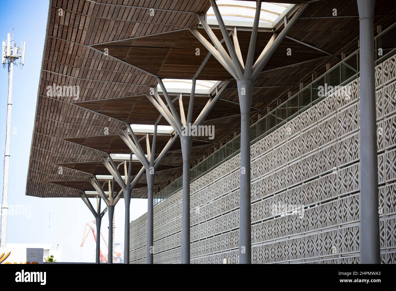 Casa Port esterno stazione ferroviaria architettura e design a Casablanca, Marocco. Foto Stock