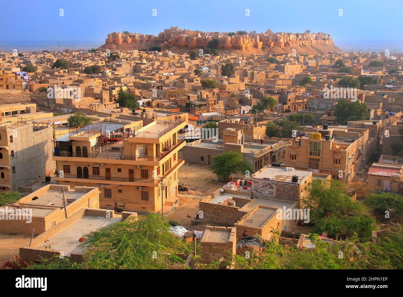 Vista del forte Jaisalmer e della città, Rajasthan, India Foto Stock