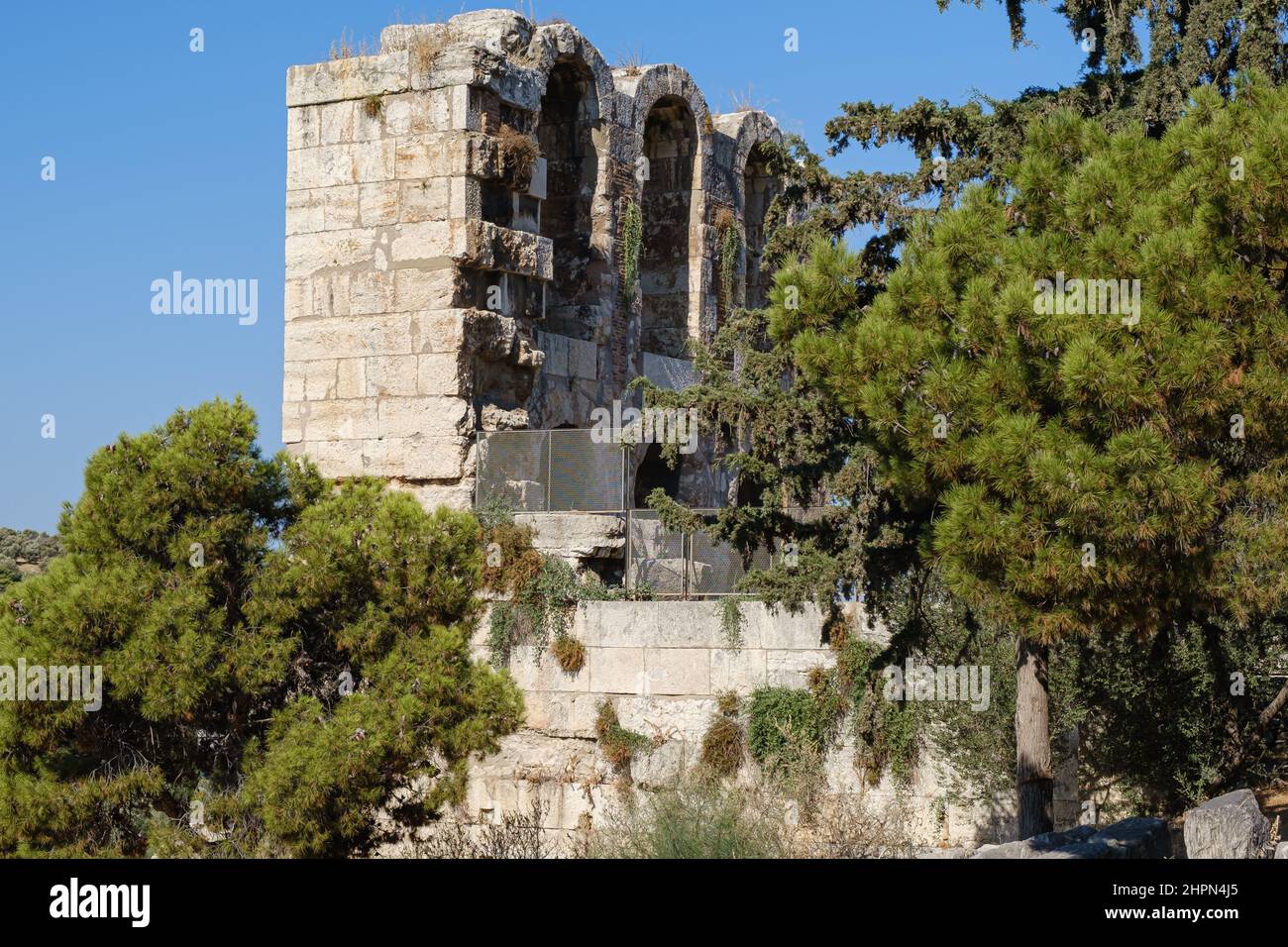 Frammento di muro di Odeon dell'anfiteatro di Erode ad Atene, Grecia Foto Stock