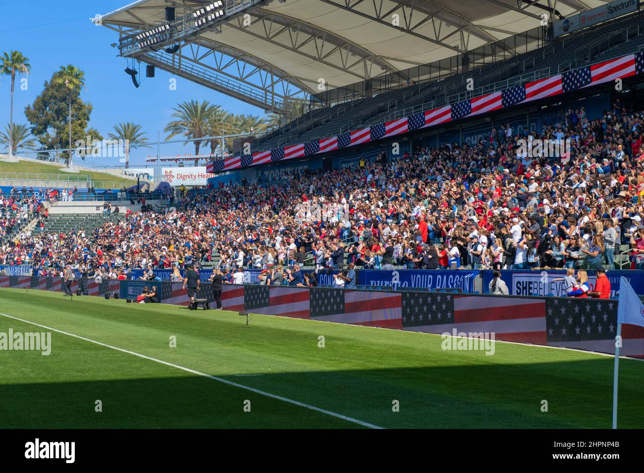 Carson, California, Stati Uniti. 20th Feb 2022. Una visione generale dei tifosi prima di una partita di calcio internazionale tra gli Stati Uniti e la Nuova Zelanda, nella SheBelieves Cup, al Dignity Health Sports Park di Carson, California. Justin fine/CSM/Alamy Live News Foto Stock