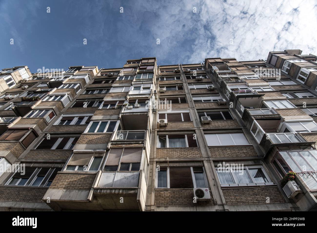Novi Sad: Boulevard Oslovodjenja monoblocks. Serbia Foto Stock
