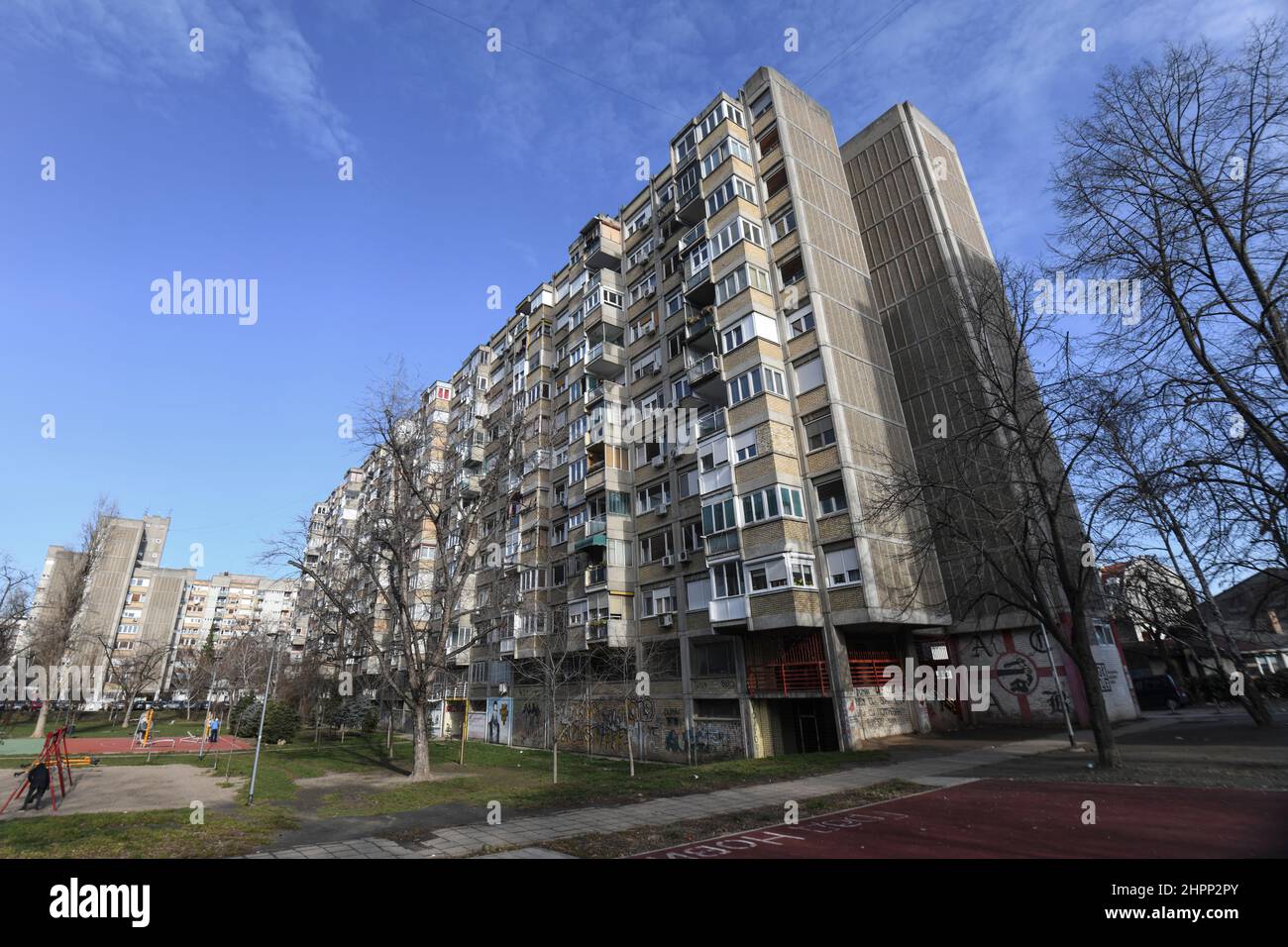 Novi Sad: Boulevard Oslovodjenja monoblocks. Serbia Foto Stock