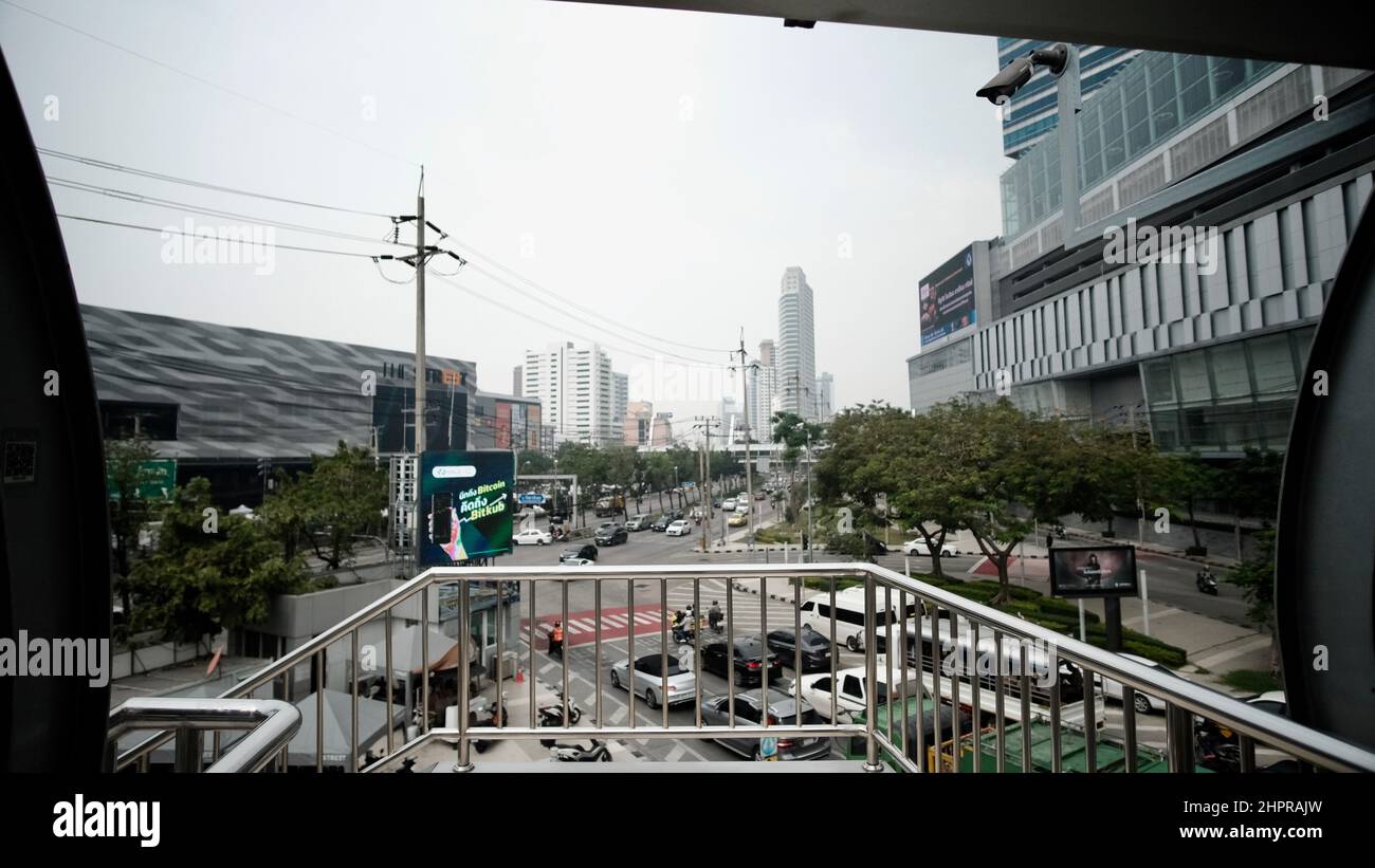 RS Tower Skywalk Cross Bridge Ratchadapisek Road, DIN Daeng, DIN Daeng Bangkok Thailandia Foto Stock