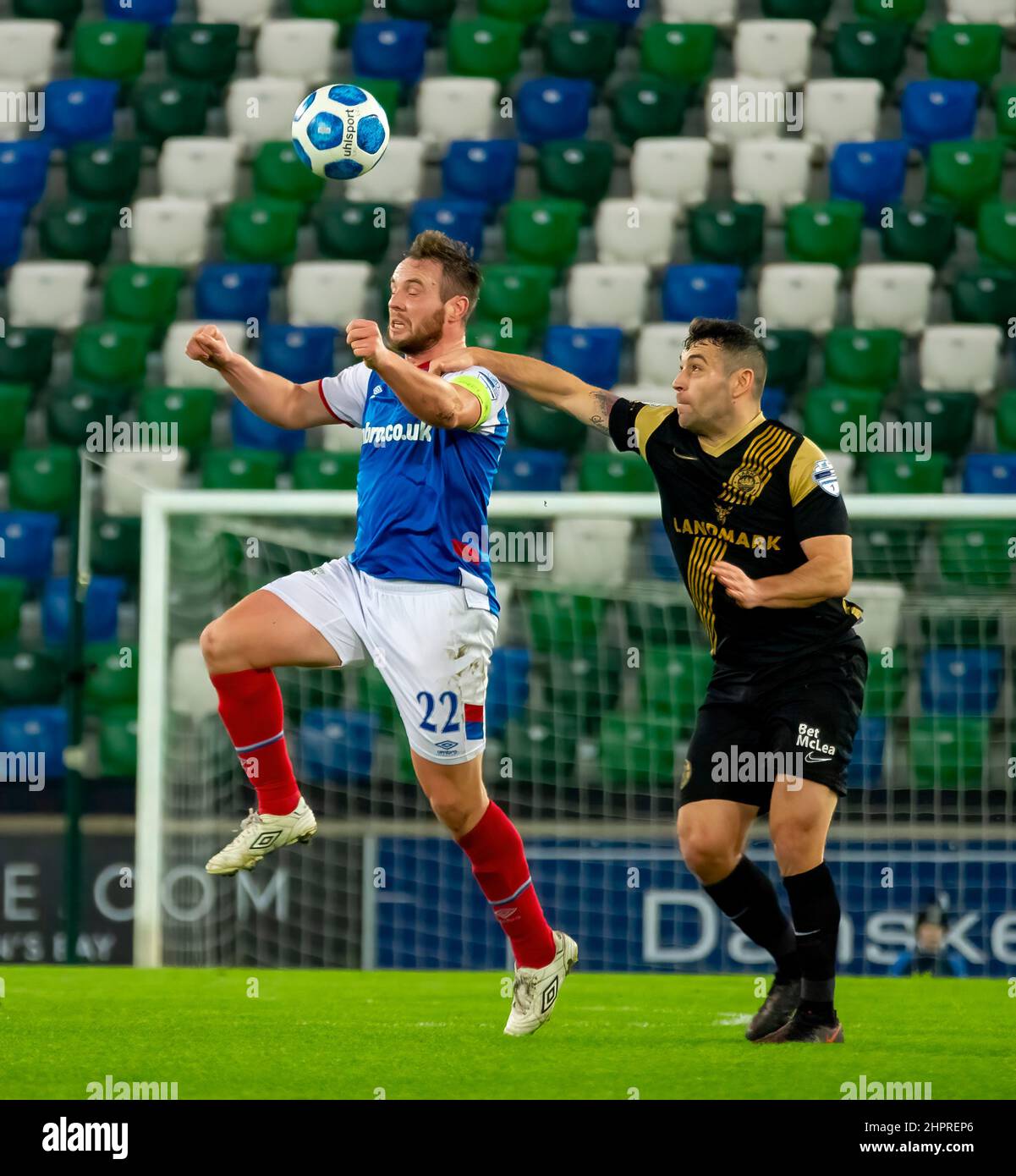 Jamie Mulcrew - Linfield Vs Larne nella Danske Bank Premiership, martedì 8th febbraio 2022 a Windsor Park, Belfast. Foto Stock