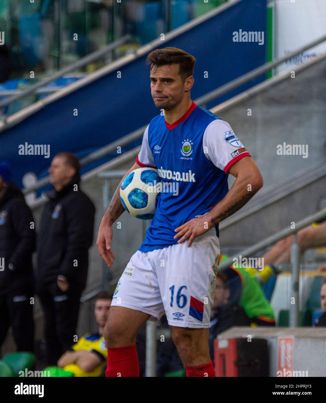 Matthew Clarke - Linfield Vs Dungannon Swifts in the Danske Bank Premiership sabato 30th ottobre 2021 a Windsor Park, Belfast. Foto Stock