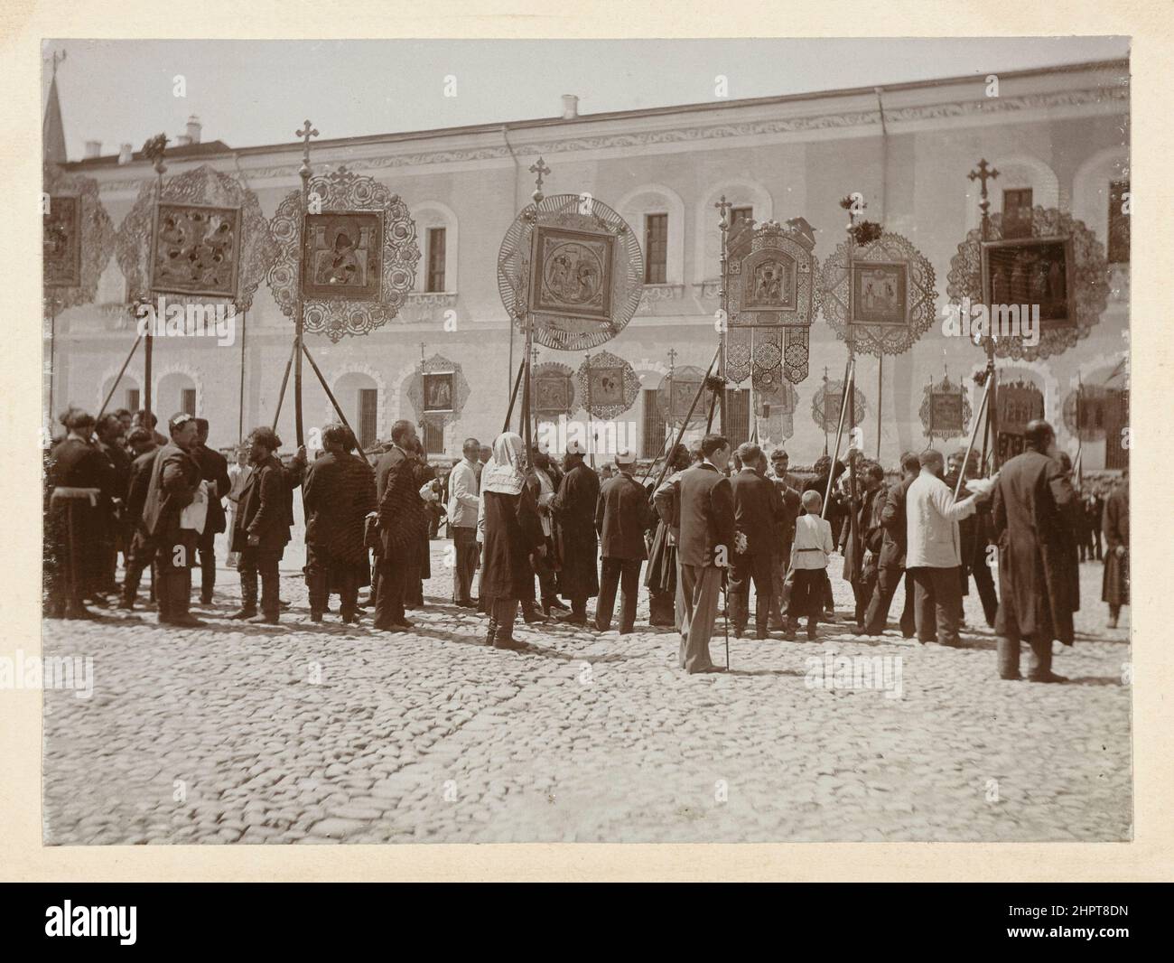 Foto d'epoca della processione della chiesa ortodossa russa nel Cremlino. Mosca, Impero Russo. 1898 Foto Stock