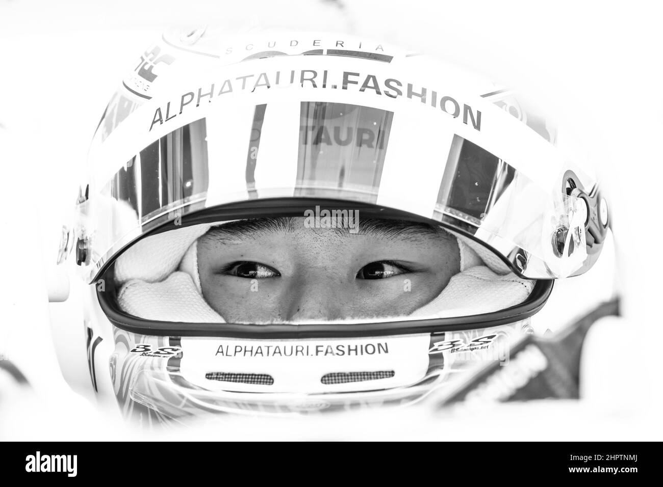 Barcelona, Spain, 23/02/2022, TSUNODA Yuki (jap), Scuderia AlphaTauri AT03, Ritratto durante la sessione pre-stagione in pista prima del FIA Formula uno World Championship 2022, sul circuito di Barcellona-Catalunya, dal 23 al 25 febbraio 2022 a Montmelo, nei pressi di Barcellona, Spagna - Foto Florent Gooden / DPPI Foto Stock