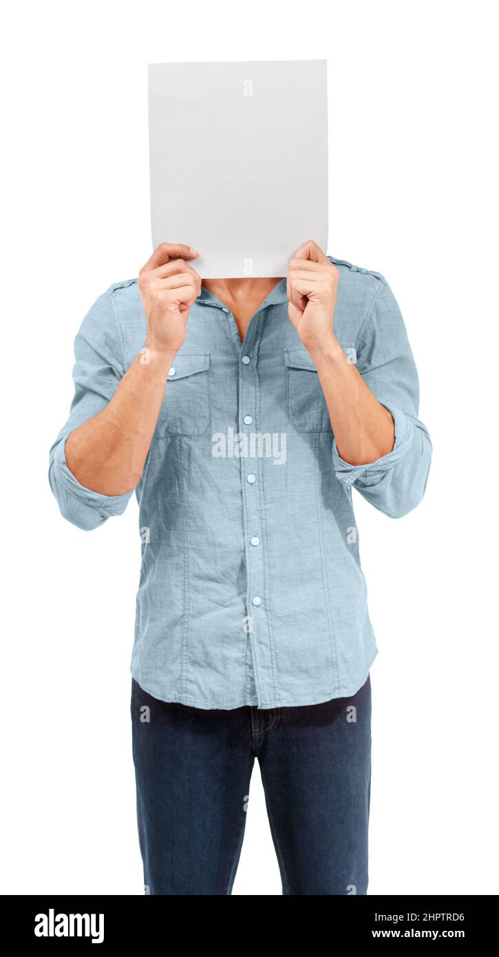 Per favore dammi una personalità. Un maschio che tiene in mano un cartello vuoto davanti al suo volto - spazio copia - Conceptual. Foto Stock