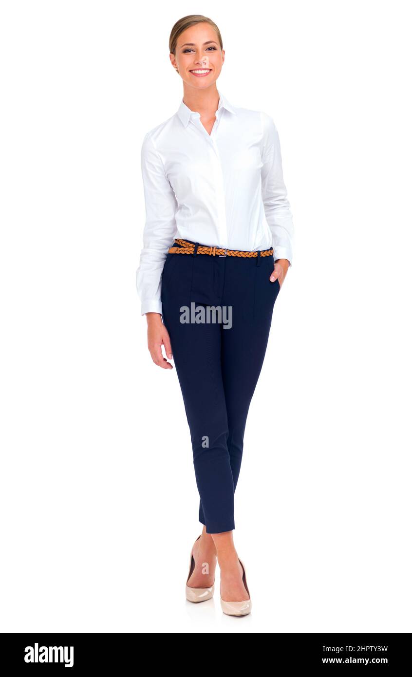 Bellezza nella sala riunioni. Studio a tutta lunghezza girato di una giovane donna d'affari attraente isolato su bianco. Foto Stock