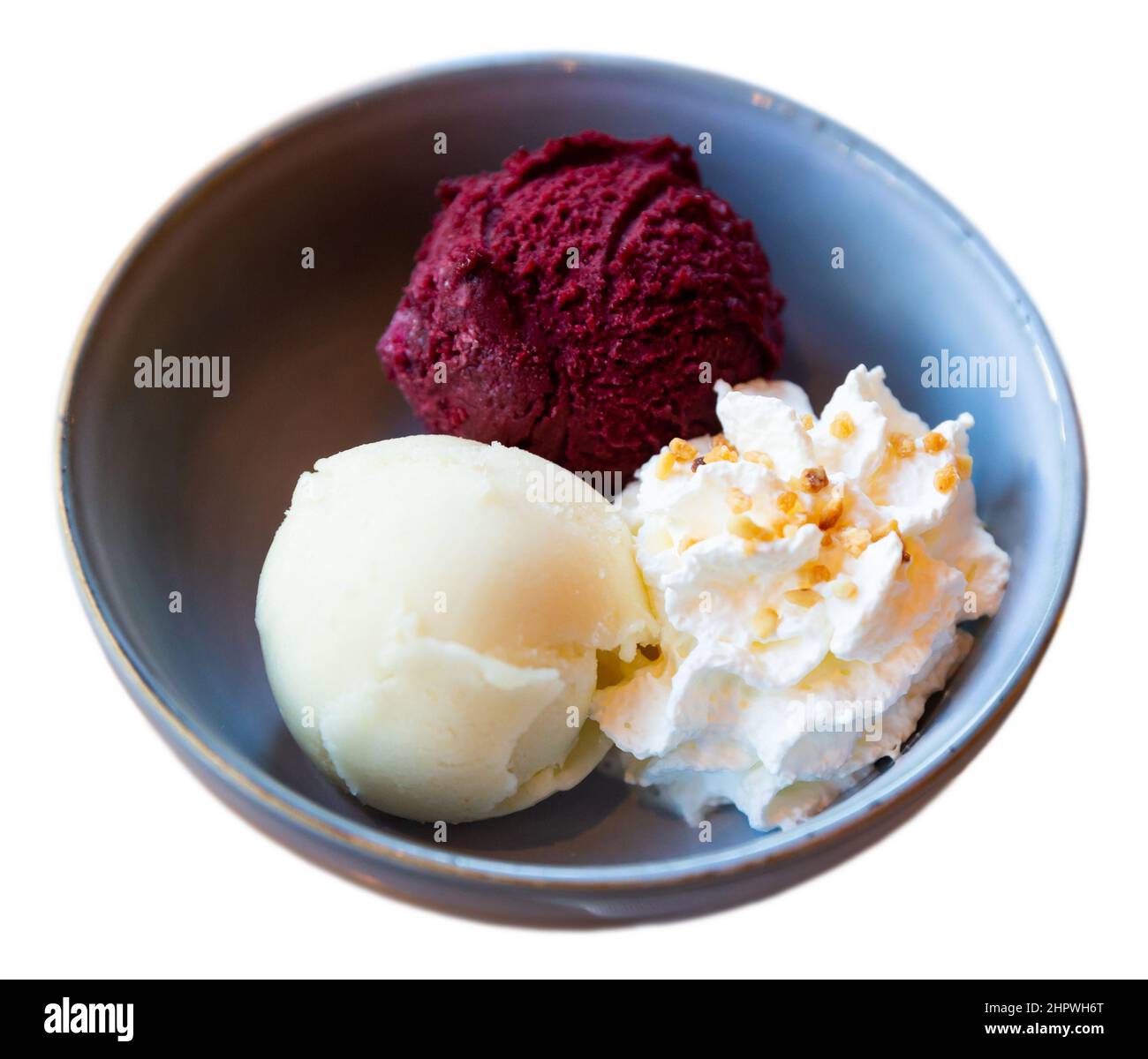 Sorbetto alla bacche e al limone appetitoso in ciotola Foto Stock