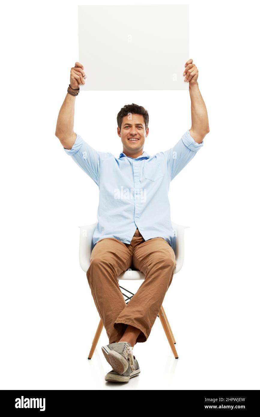 Sostenere la vostra azienda in tutta comodità. Un bel giovane uomo che tiene il copyspace. Foto Stock