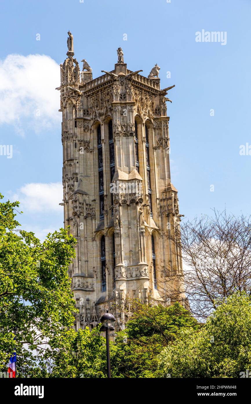 Famosa vecchia chiesa Saint-Germain-l'Auxerrois dal 7th secolo a Parigi, Francia Foto Stock