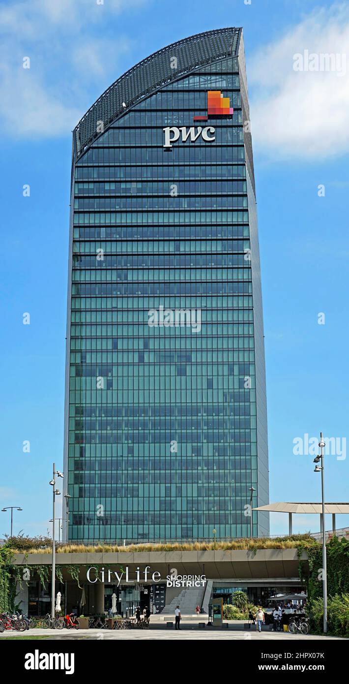 Torre PwC o PricewaterhouseCoopers di Daniel Libeskind, distretto CityLife, Milano, Lombardia, Italia Foto Stock