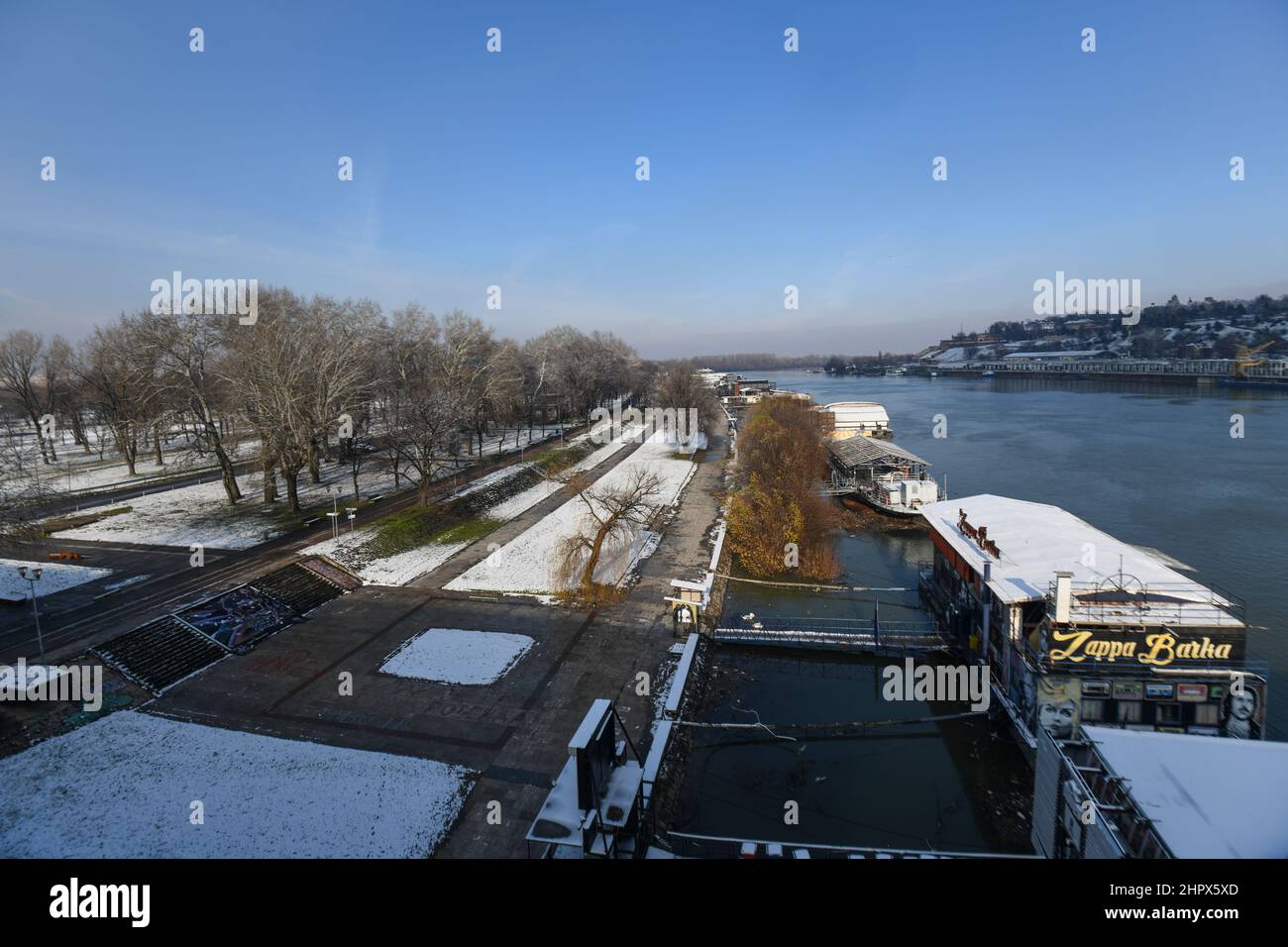 Belgrado: Innevata riva del fiume Sava durante l'inverno Foto Stock