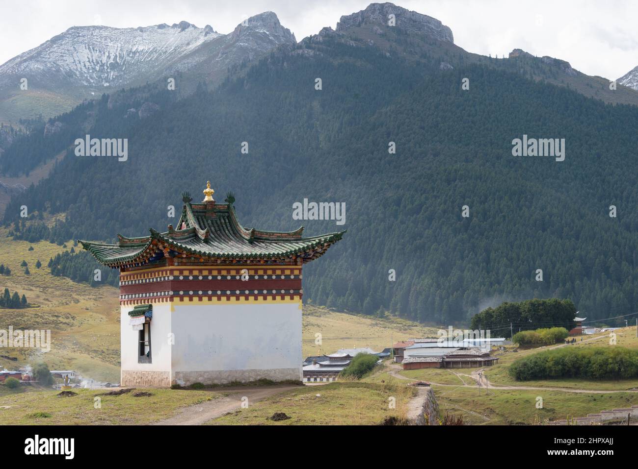 LANGMUSI, CINA - Sertri Gompa (Dacanglangmu Saichisi), una famosa Lamaseria a Langmusi, Gansu, Cina. Foto Stock