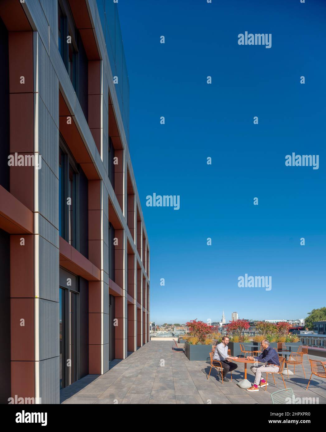 Terrazza con vista a nord. Bloom Clerkenwell, Londra, Regno Unito. Architetto: John Robertson Architects, 2021. Foto Stock