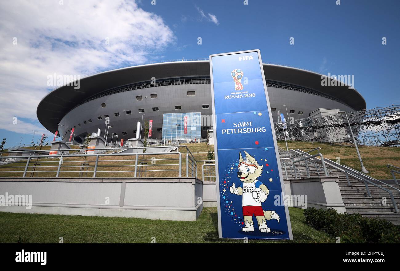 Foto di archivio datata 14-07-2018 di veduta generale dell'Arena Gazprom, San Pietroburgo. L’agenzia di stampa PA sta apprendo dei piani di emergenza su dove ospitare la finale della Champions League di questa stagione. La Gazprom Arena di San Pietroburgo, con una capacità di 68.000 persone, ha avuto la possibilità di ospitare l'evento più importante d'Europa, ma gli eventi che si svolgono durante la notte potrebbero costringere a cambiare sede. Data di emissione: Giovedì 24 febbraio 2022. Foto Stock